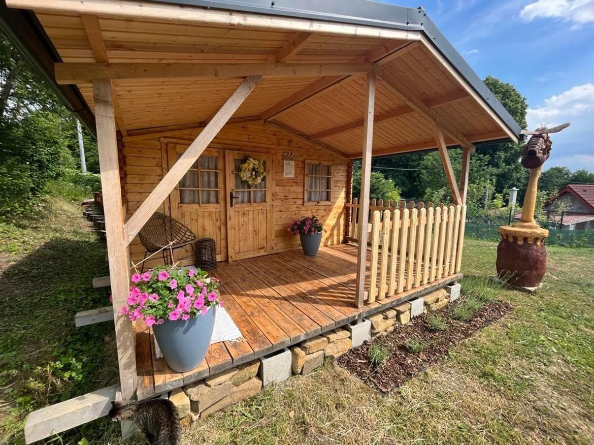 Apartmanovy Dom Adas Prosiek Zewnętrze zdjęcie