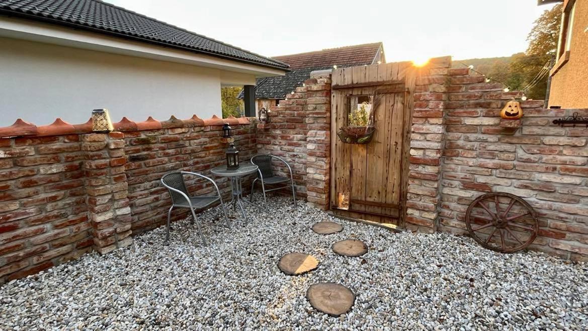 Apartmanovy Dom Adas Prosiek Zewnętrze zdjęcie